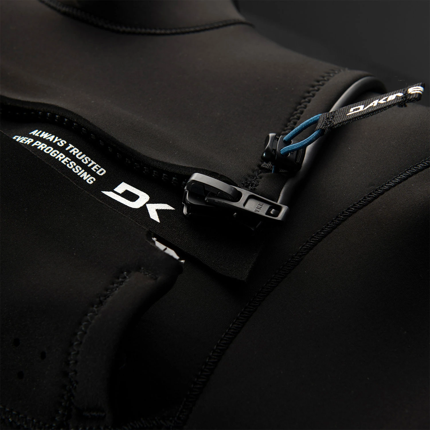 Dakine Mission 4/3mm Chest-Zip Fullsuit Wetsuit - Black 8 Dakine Mission 4/3mm Chest-Zip Fullsuit Wetsuit - Black - Image 6
